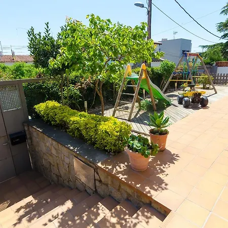 Holidays Ammiel Holiday home Premia De Dalt